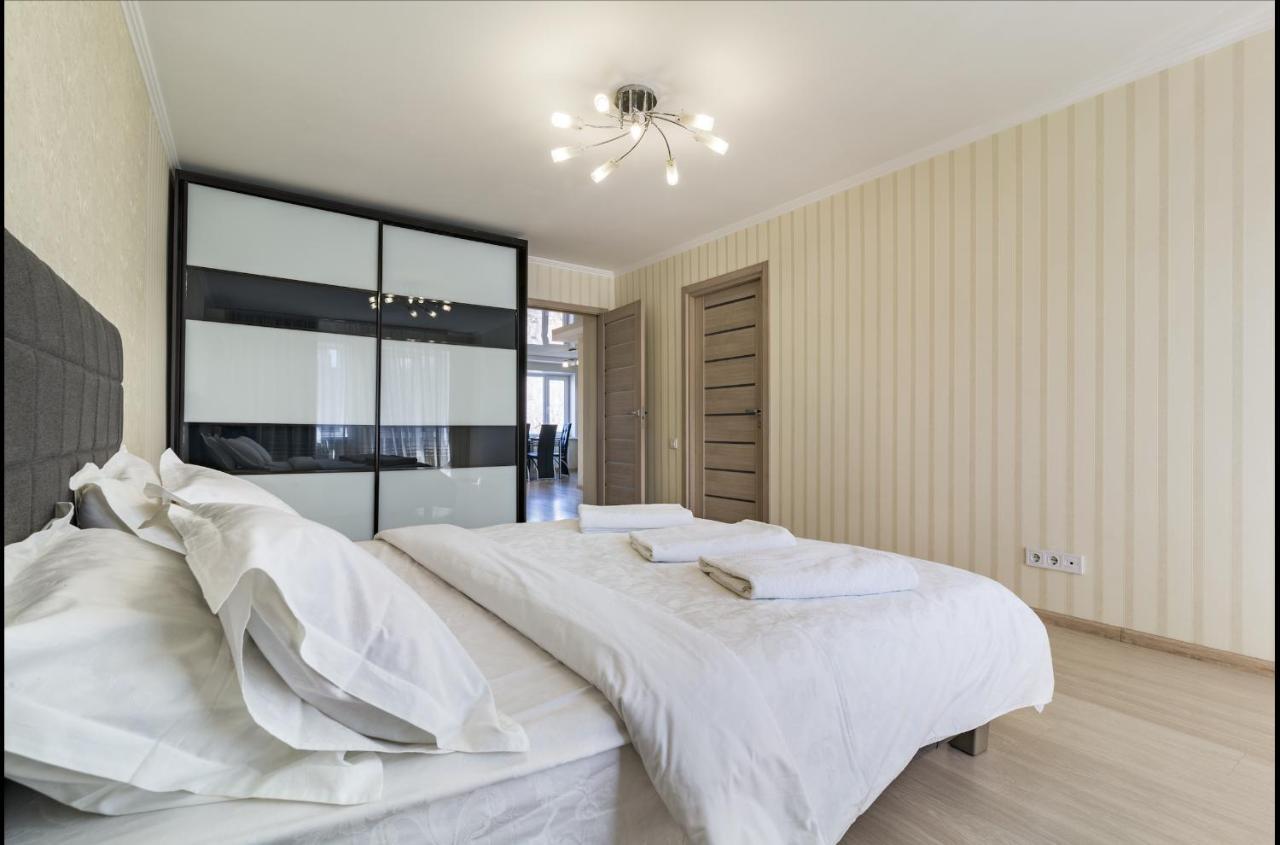 Luxury 2-Bedroom Most City Area, Center Dnipro Extérieur photo